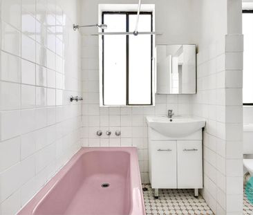 BRIGHT, CONVENIENT, WELL POSITIONED - Photo 4