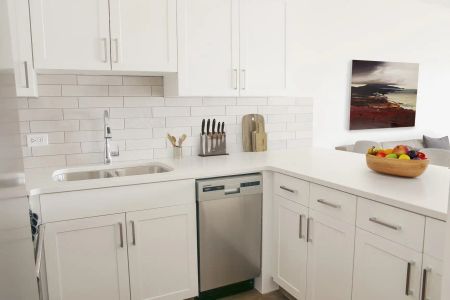Windsor Park Plaza — Bachelor Apartment - Photo 2