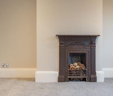 2 bedroom end of terrace house to rent - Photo 1