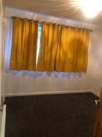 Room in a Shared House, Farrow Bank, LS12 - Photo 2