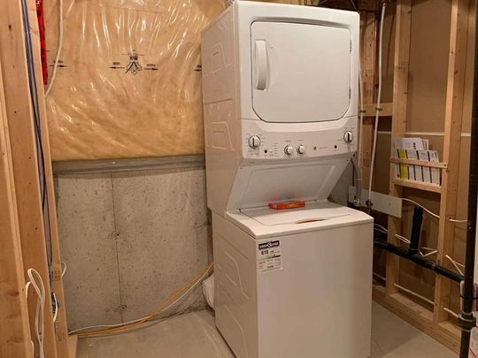 For Lease - 58 Spadara Drive, Hamilton, Ontario - Photo 1