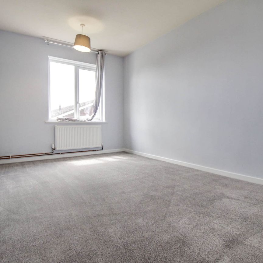 Saxon Close, Cricklade, Swindon, Swindon, SN6 - Photo 1