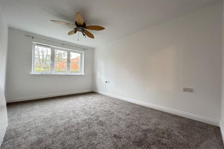 2 bedroom ground floor flat to rent - Photo 4