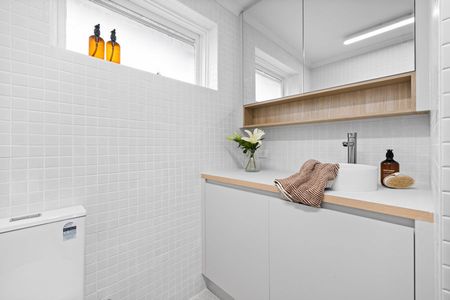 Modern Style Apartment - Photo 3