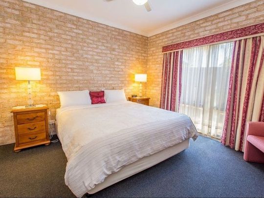 Modern & Low-Maintenance Living in the Heart of East Albury - Photo 1