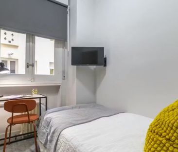 Calle de Santa Cruz de Marcenado, Madrid, Community of Madrid 28015 - Photo 3