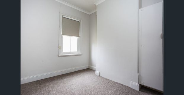 Charming Family Home in Millthorpe. - Photo 1