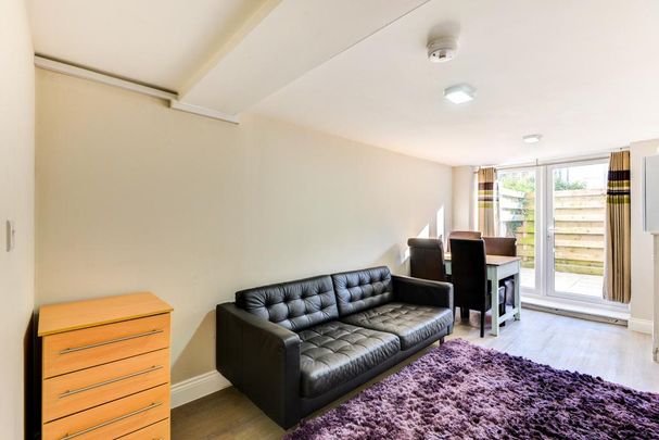 2 bedroom house to rent - Photo 1