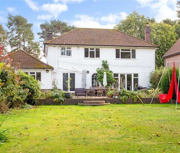 An exceptional four bedroom detached family home in one of Harpende... - Photo 4