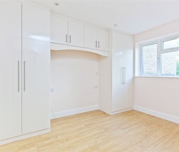 68a High Street, Esher, Surrey, KT10 flat to rent - Photo 1