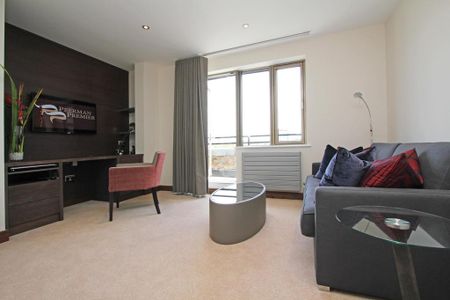 3 bedroom flat to rent - Photo 2