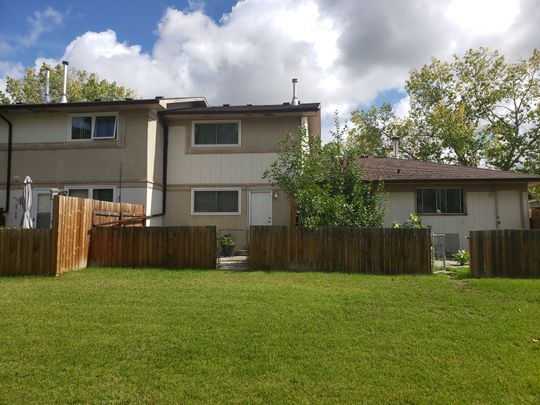1366 BROWN ST 2 BEDROOM TOWNHOUSE - Photo 1