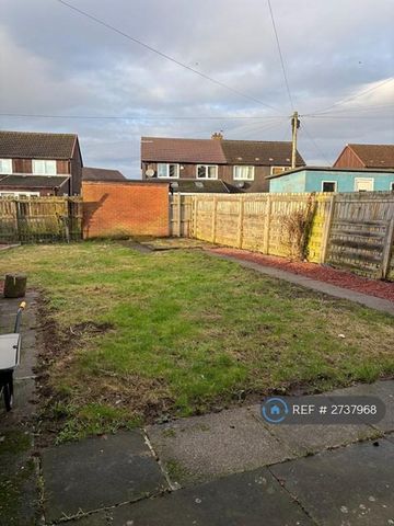 3 bedroom terraced house to rent - Photo 2