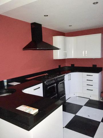 3 bedroom semi-detached house to rent - Photo 4