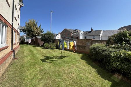 1 bedroom flat to rent - Photo 4