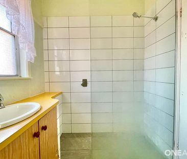 Comfortable Home in Convenient Location - Photo 2