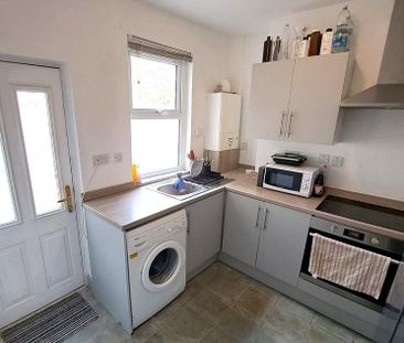 3 bedroom terraced house to rent - Photo 4