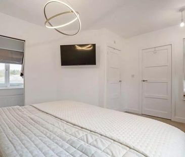 5 bedroom detached house to rent - Photo 4