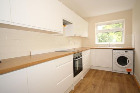 2 bedroom flat to rent - Photo 4