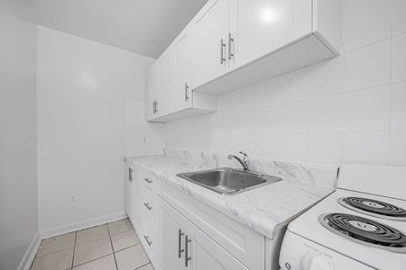 For Lease - 4 Hill Heights Road Unit# 304, Toronto, Ontario - Photo 3
