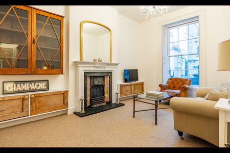 2 Bed Flat, Gordon Road, BS8 - Photo 2