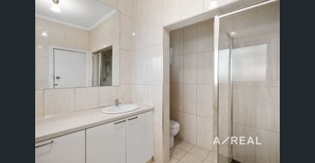 Amazing location close to Chadstone Shopping Centre - Photo 3