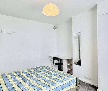 4 bedroom terraced house to rent - Photo 6