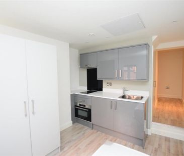 Studio to rent - Photo 2