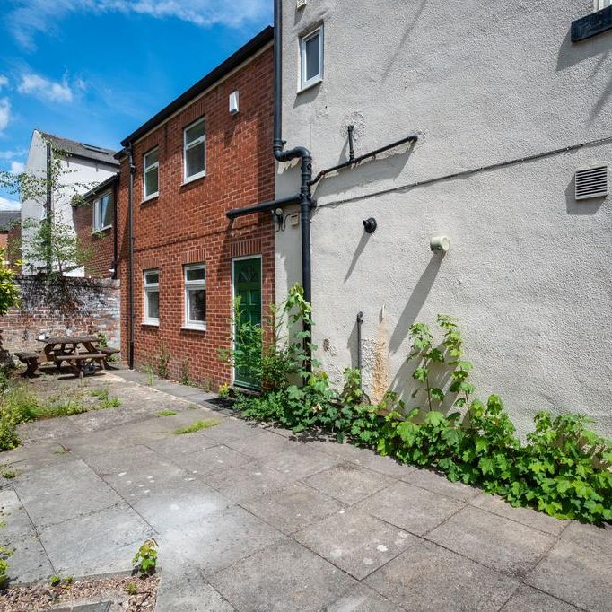 6 bedroom house share to rent - Photo 1