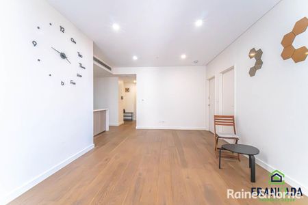 Furnished 3 Bedrooms Apartment - Photo 2