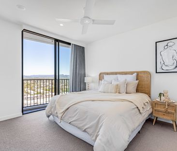 Luxury Coastal Living in the Heart of Mermaid Beach - Photo 6