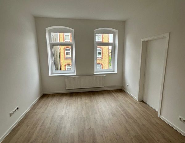 ++ Zu sofort!: Bezaubernde, renovierte 3-Zimmer Wohnung in zentraler Lage Uelzens ++ - Photo 1