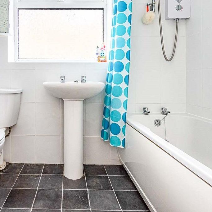 2 bedroom bungalow to rent - Photo 1