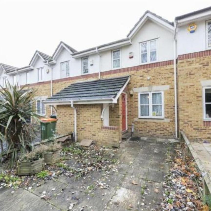 2 Bed Terraced House, Richard House Drive, E16 - Photo 2