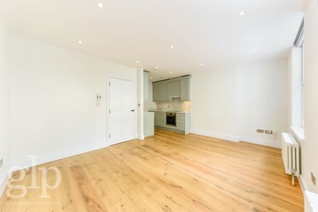 1 Bedroom Apartment, Duck Lane, London, Greater London, Soho, W1F - Photo 2