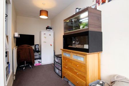 Figtree Hill, Old Town, Hemel Hempstead, HP2 5HG, Herts - Photo 2