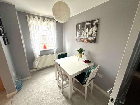 Birkdale Close, Swindon, SN25 - Photo 2