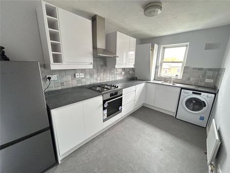 2 bedroom flat to rent - Photo 4