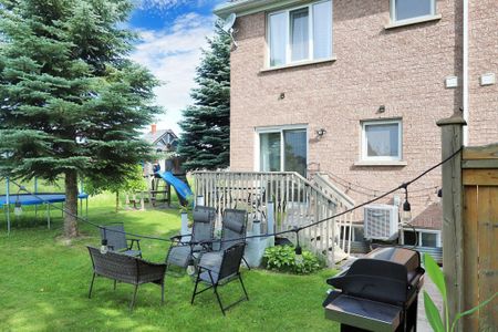 For Lease - 194 Tom Taylor Crescent, Newmarket, Ontario - Photo 2