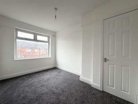 3 bedroom end of terrace house to rent - Photo 3