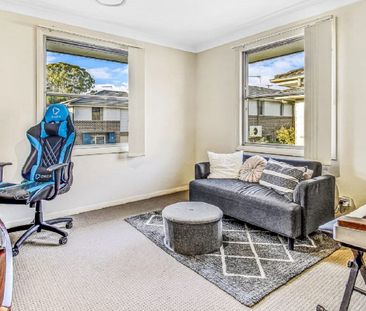 Modern family townhouse in a convenient St Marys location - Photo 2