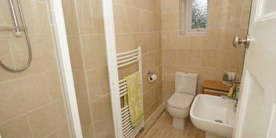 3 bedroom property to rent in Bolton - Photo 3