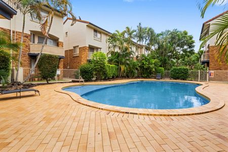 Tugun Beachside 2 Bedroom Townhouse - Utilities included - Photo 5