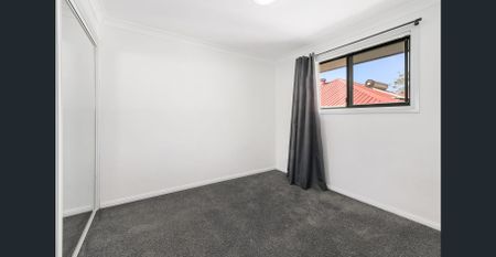 Great Location - Spacious Townhouse - Photo 5