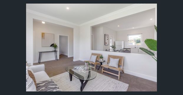 Spacious 3-Bedroom Home with Parking in Plympton Park - Photo 1