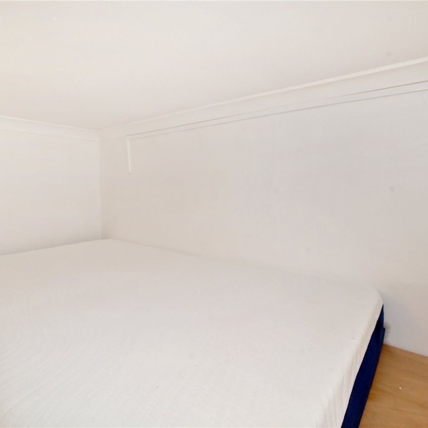 Castletown Road, West Kensington - Photo 1