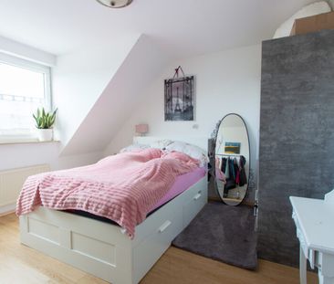 Blömker! Gemütliche 2,5-Raum-Wohnung mit Balkon und Küche in Gelsen... - Foto 1