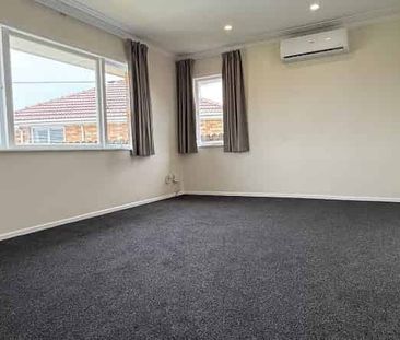 Freshly Updated Family Home Ã¢Ãâ¬Ã" Close to Westfield Manukau ... - Photo 1