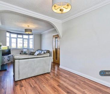 3 bedroom semi-detached house to rent - Photo 3