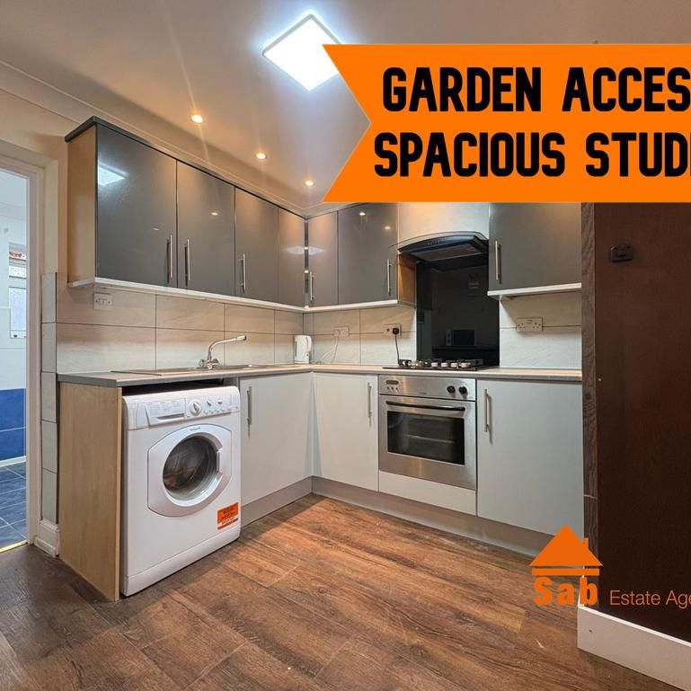 Studio to rent - Photo 1